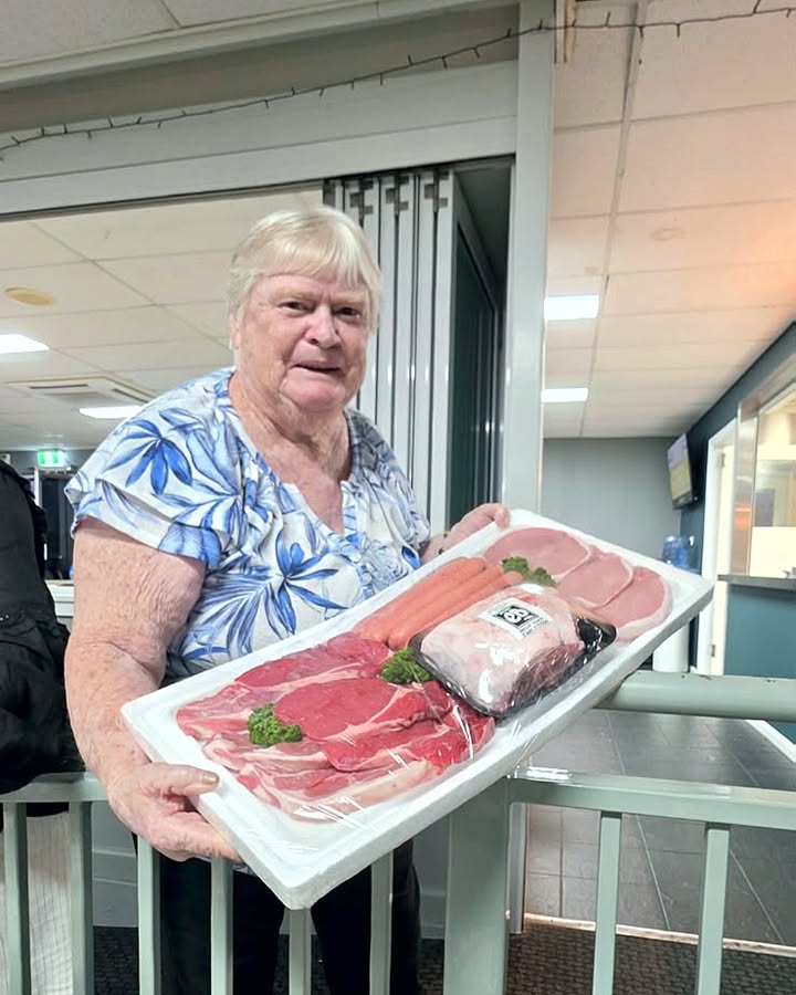 Featured image for “Thursday Meat Tray Raffles at Leeton Bowls”